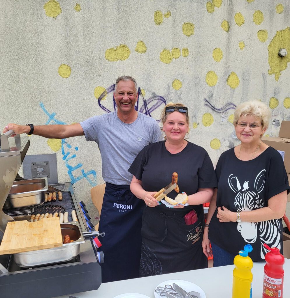 Lehrer verkaufen Grillwurst