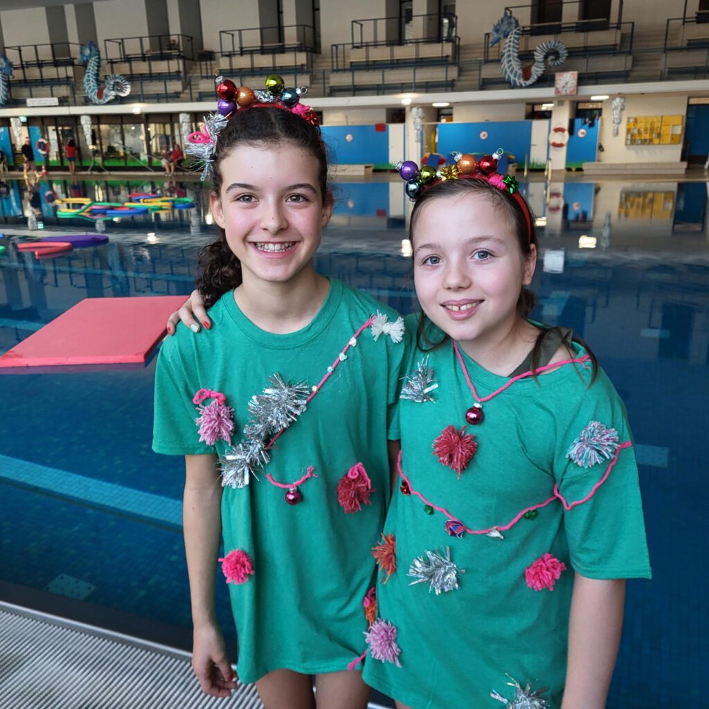 2 verkleidete Kinder