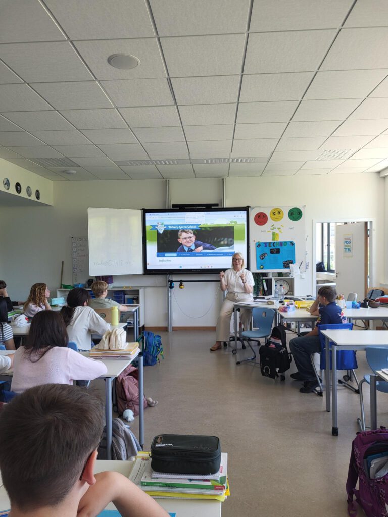 Klassenraum mit Kindern